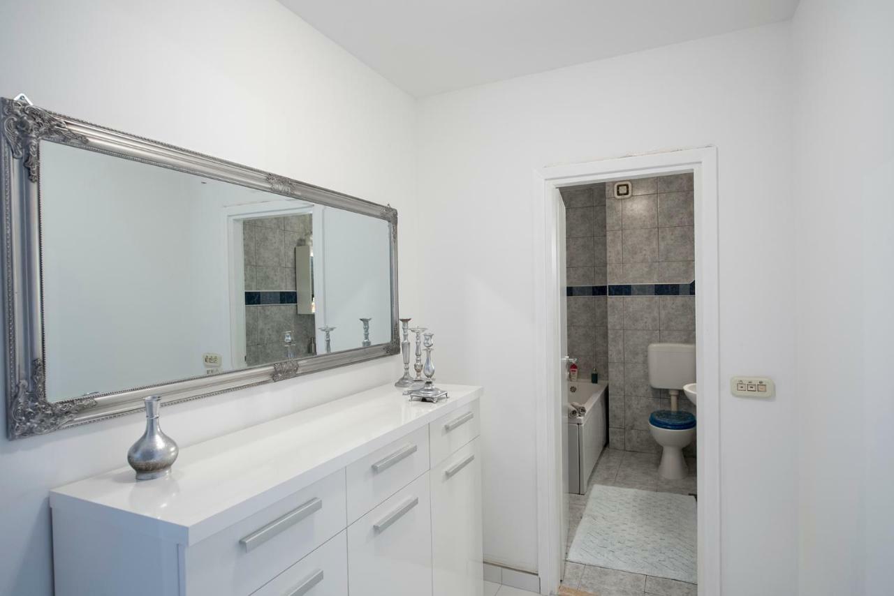 The Roof - Luxury Apartment Omiš Extérieur photo