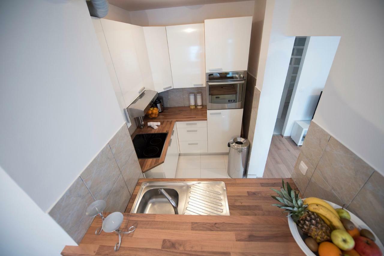 The Roof - Luxury Apartment Omiš Extérieur photo
