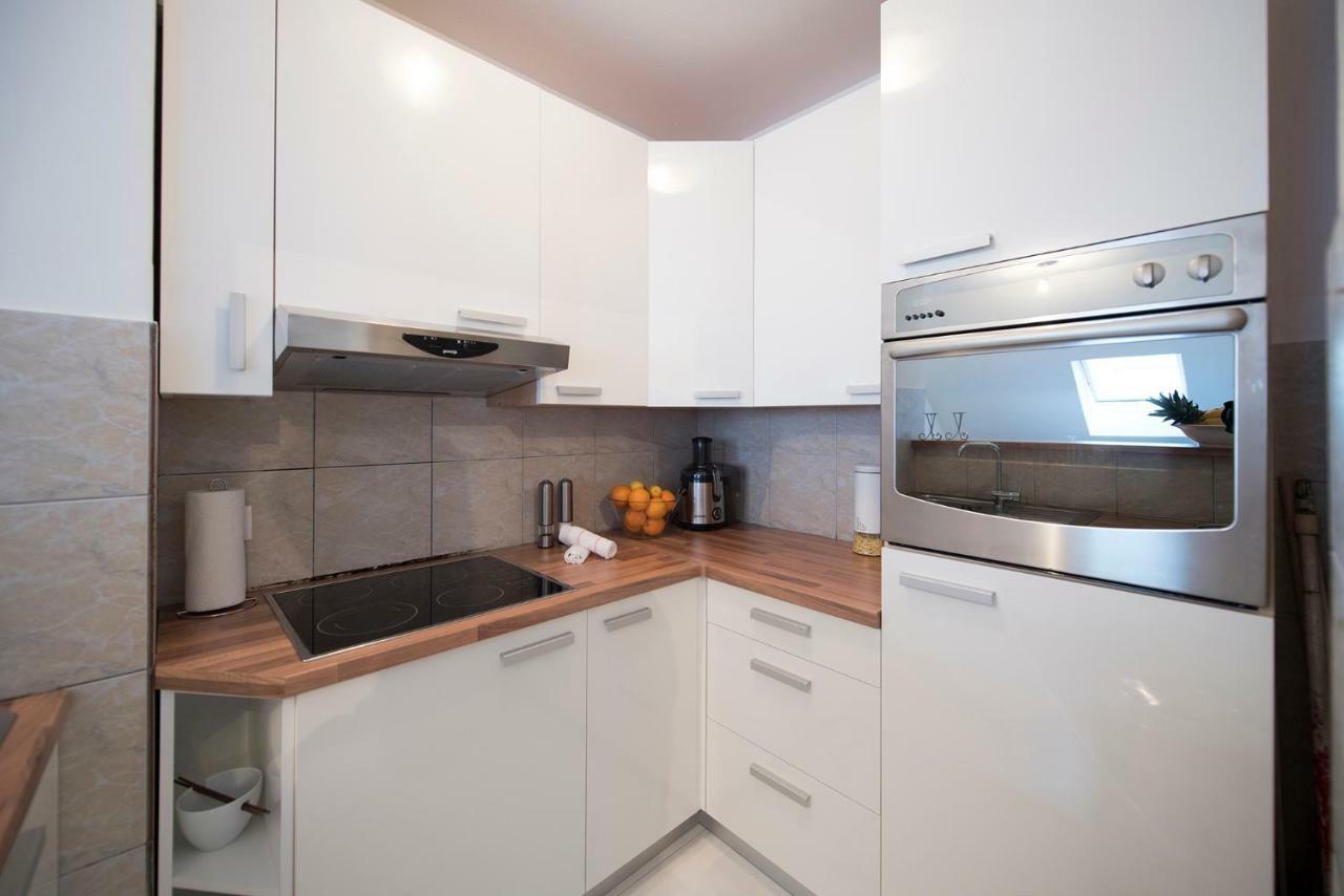 The Roof - Luxury Apartment Omiš Extérieur photo
